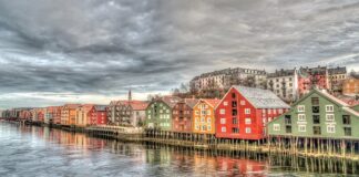 Co daje szeregowe łączenie baterii?