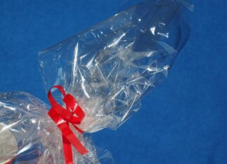 Czym można zastąpić celofan? Czym można zastąpić celofan?