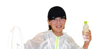 Czy nylonowe kółka rysują panele?