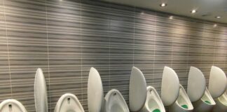 Jak wykryć mocz w basenie?