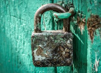 Jak zapewnić dziecku bezpieczeństwo w Internecie?