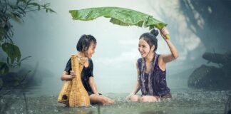 Czy dziecko może spać z kupka?