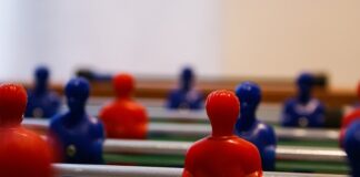 Ile lat żyją piłkarzyki?