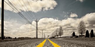 Jaka nawierzchnia na przydomowy plac zabaw?